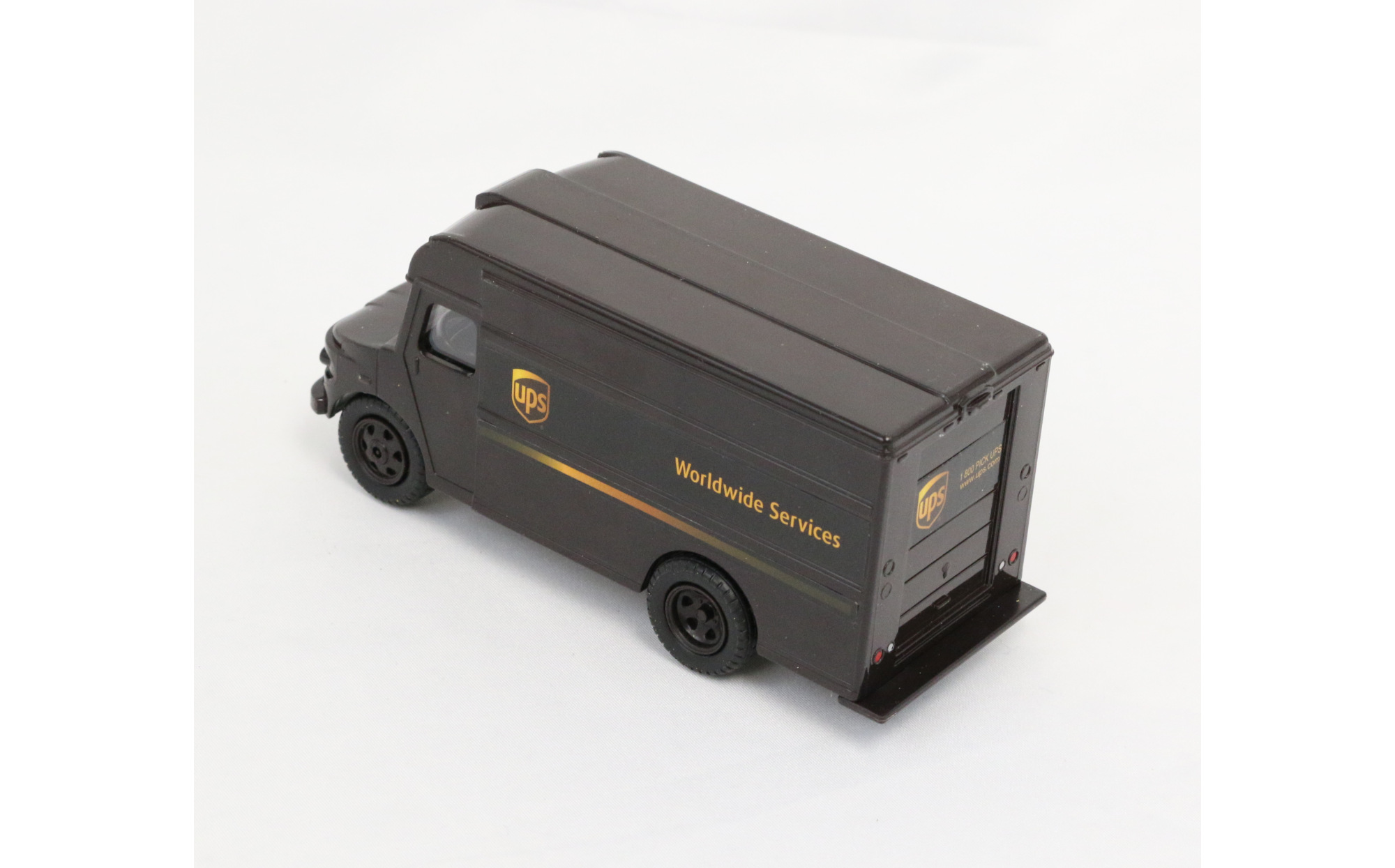 Toy ups truck with doors hot sale that open